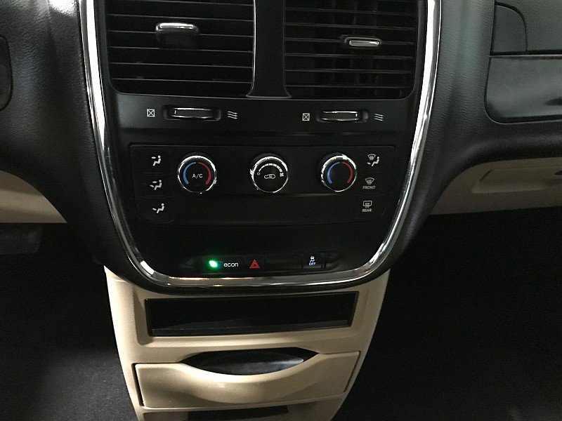 Used 2014 Dodge Grand Caravan American Value Package FWD image 27
