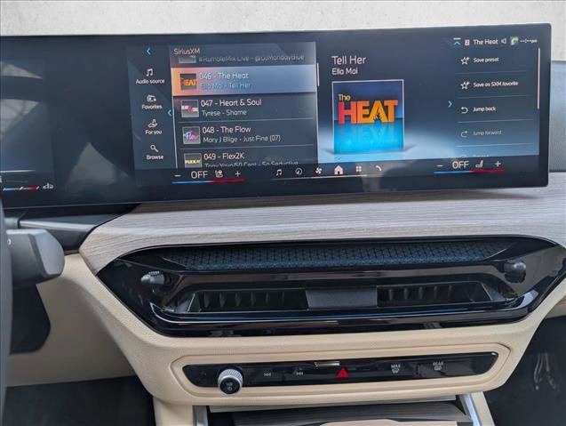 Used 2025 BMW 330i Sedan w/ Premium Package RWD image 12