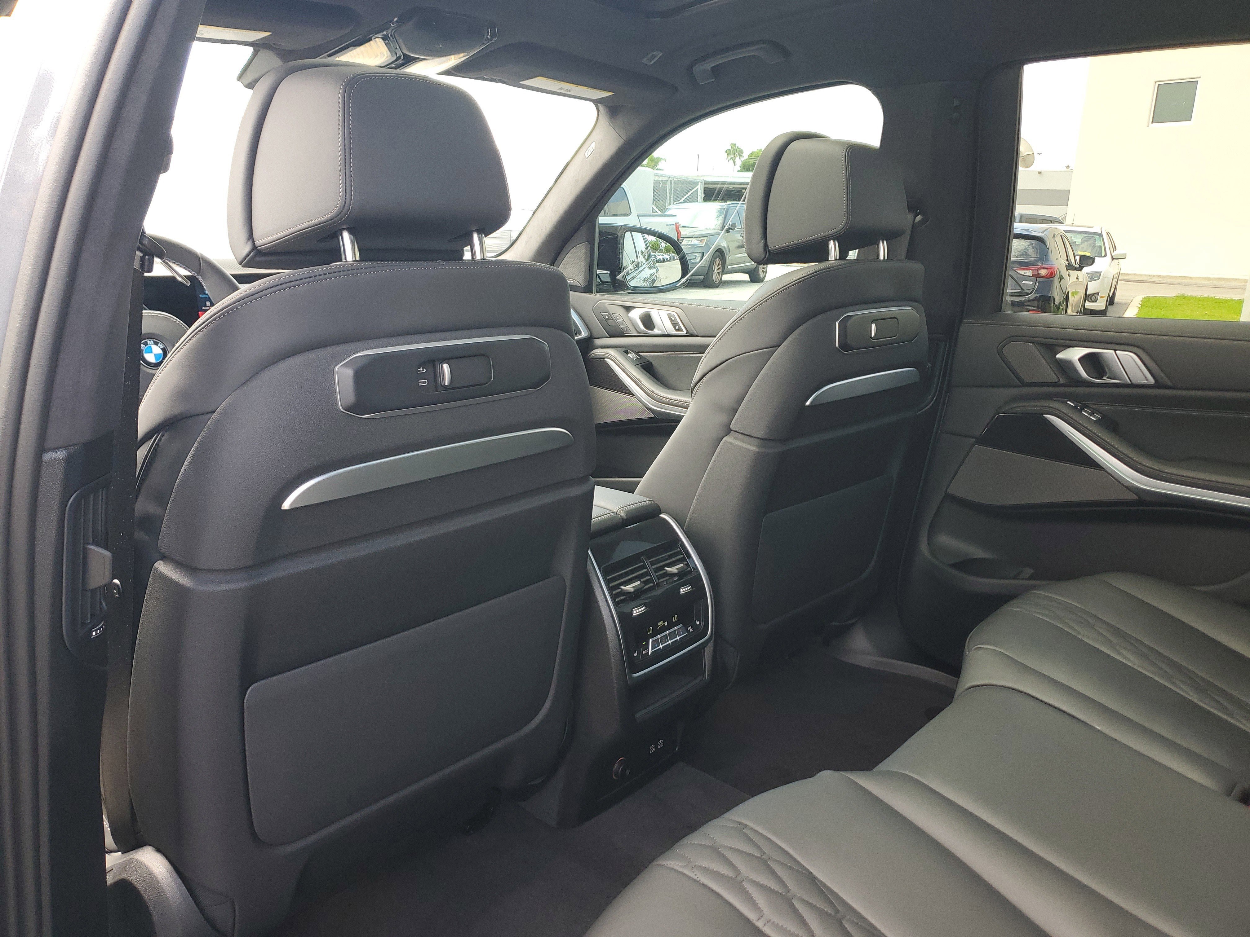 Used 2025 BMW X7 M60i w/ Executive Package image 16