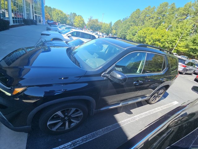Used 2023 Honda Pilot Elite