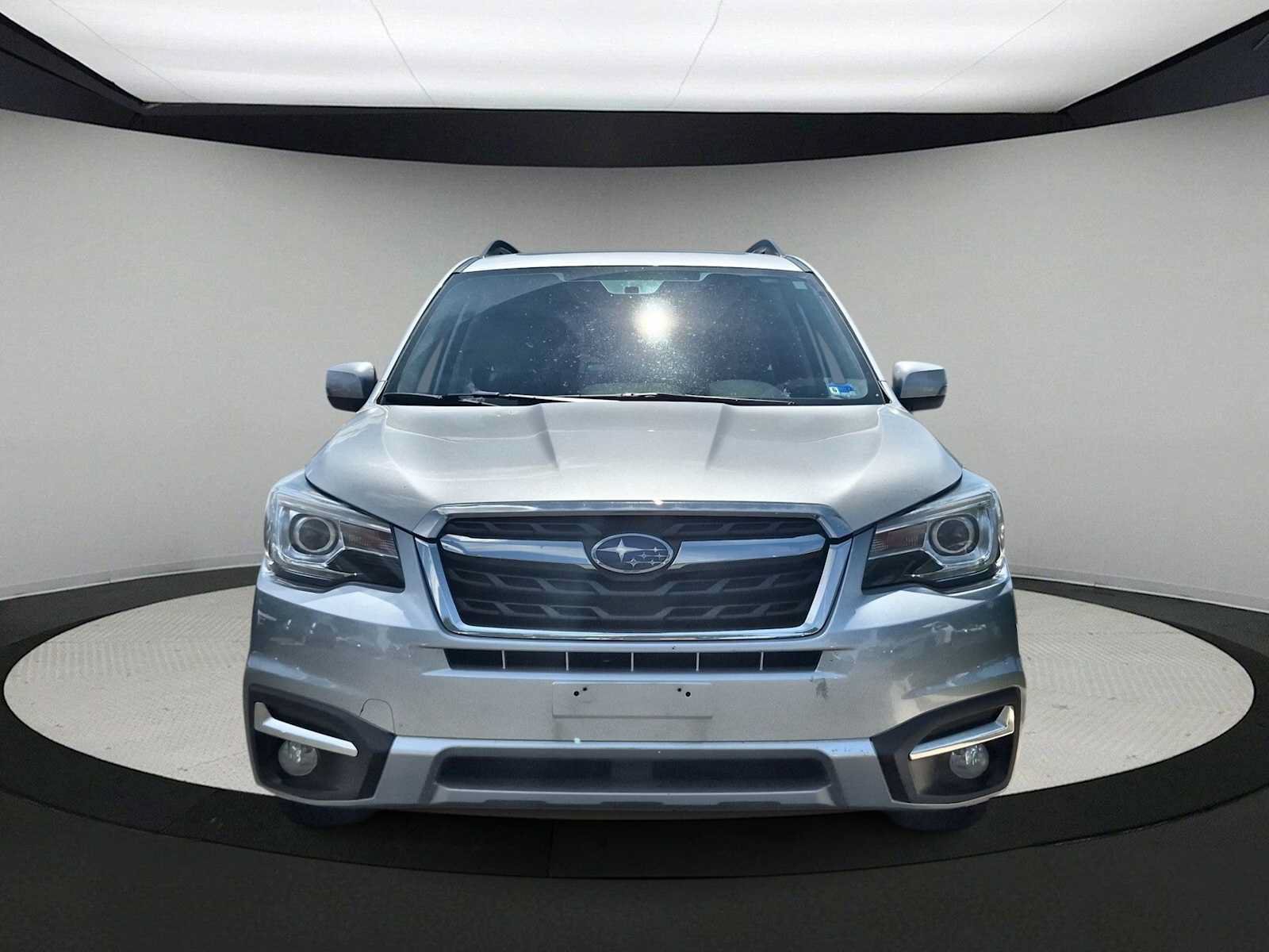 Used 2017 Subaru Forester 2.5i Touring AWD/4WD image 3