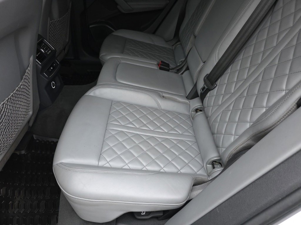 Used 2018 Audi SQ5 Premium Plus w/ Navigation Package image 23