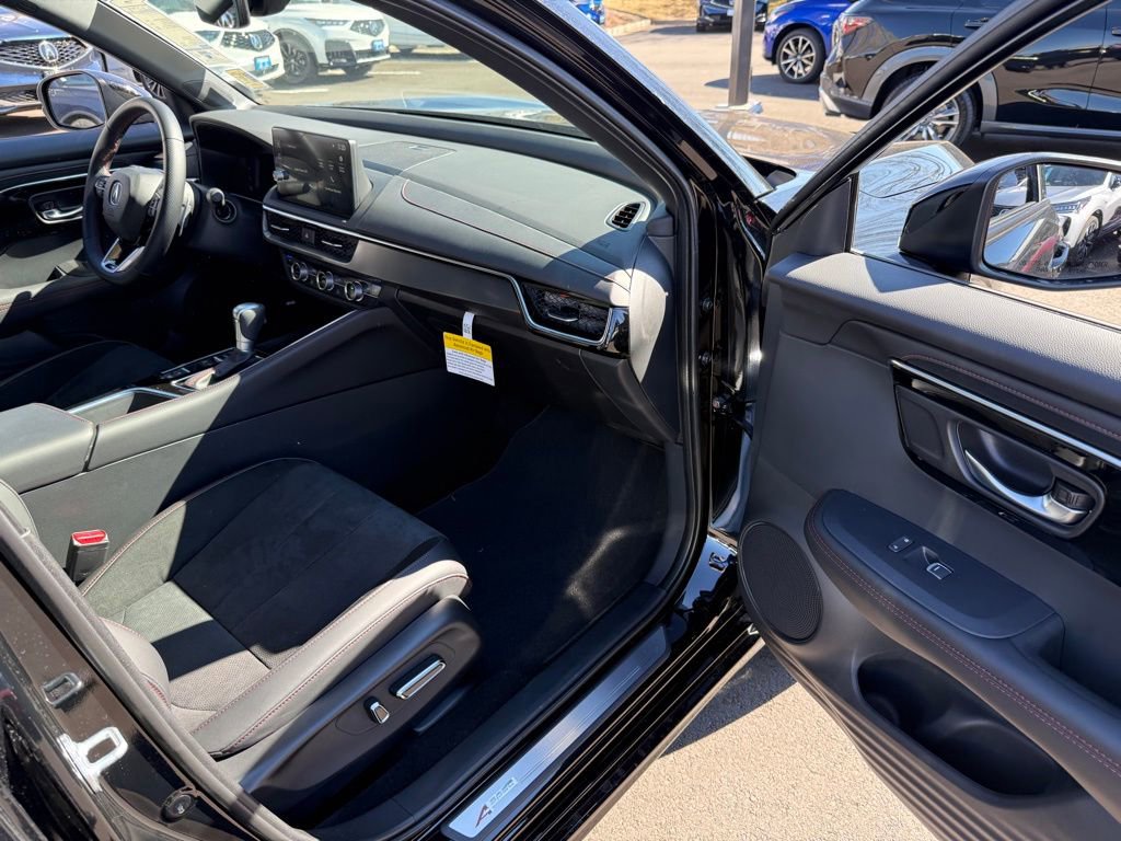 Certified 2025 Acura ADX A-Spec image 21