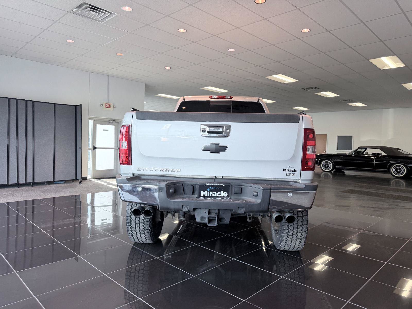 Used 2014 Chevrolet Silverado 2500 LTZ w/ LTZ Plus Package AWD/4WD image 13