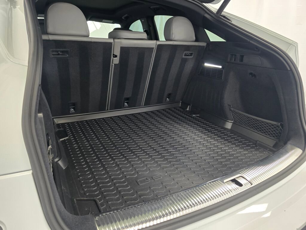 Used 2025 Audi SQ5 Premium Plus w/ Premium Plus Package image 23