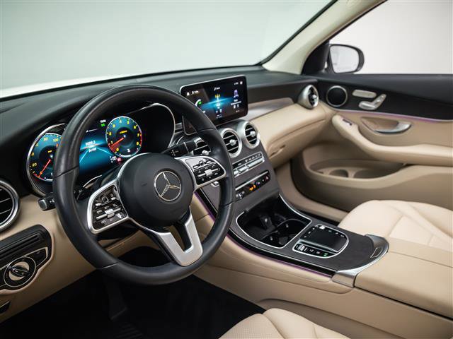 Used 2021 Mercedes-Benz GLC 300 SUV image 18