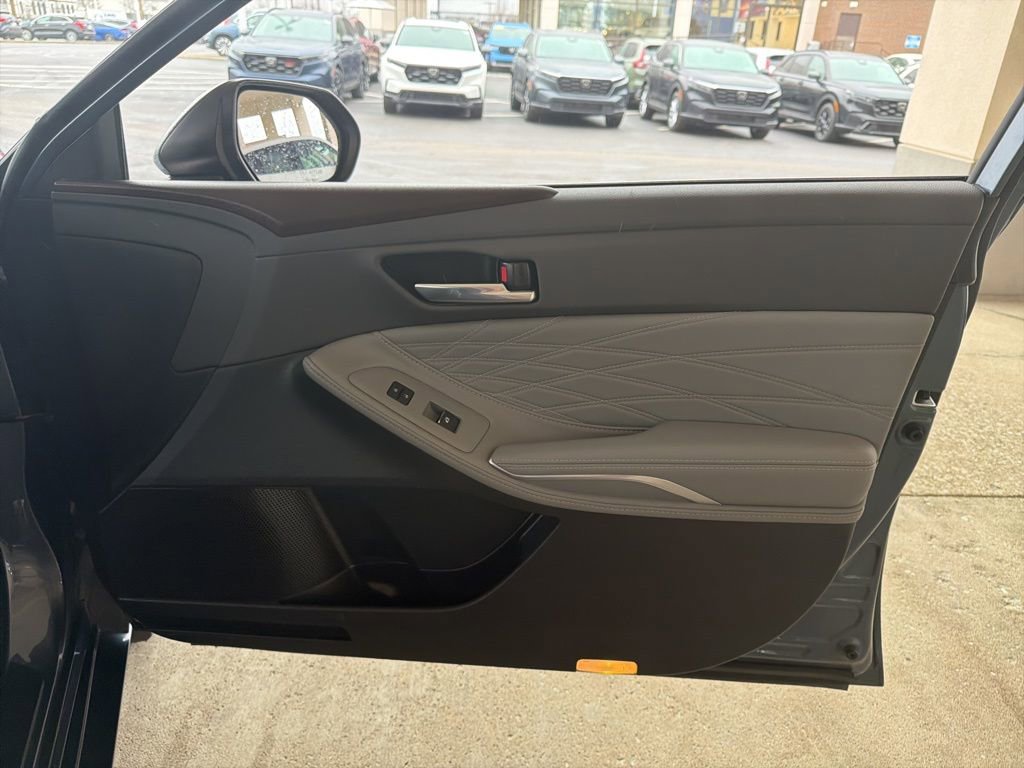 Used 2021 Toyota Avalon Limited w/ Advanced Safety Package AWD/4WD image 25