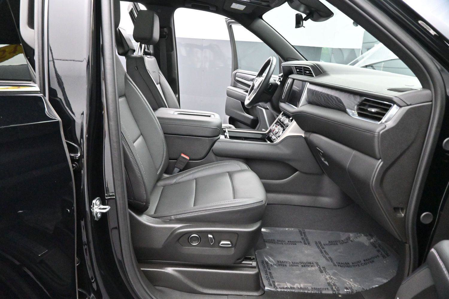 Used 2024 GMC Yukon Denali w/ Advanced Technology Package AWD/4WD image 36