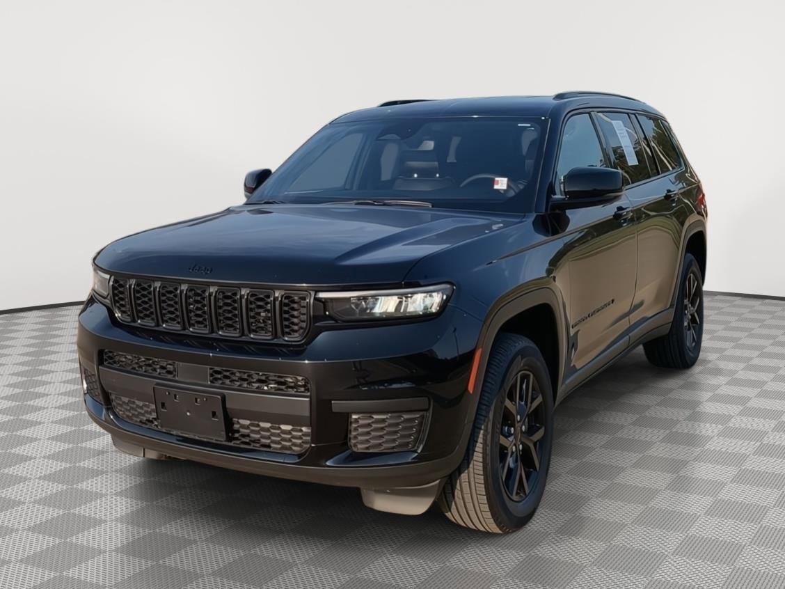 Used 2024 Jeep Grand Cherokee L Laredo image 4
