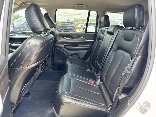 Used 2023 Jeep Grand Cherokee Limited AWD/4WD image 19