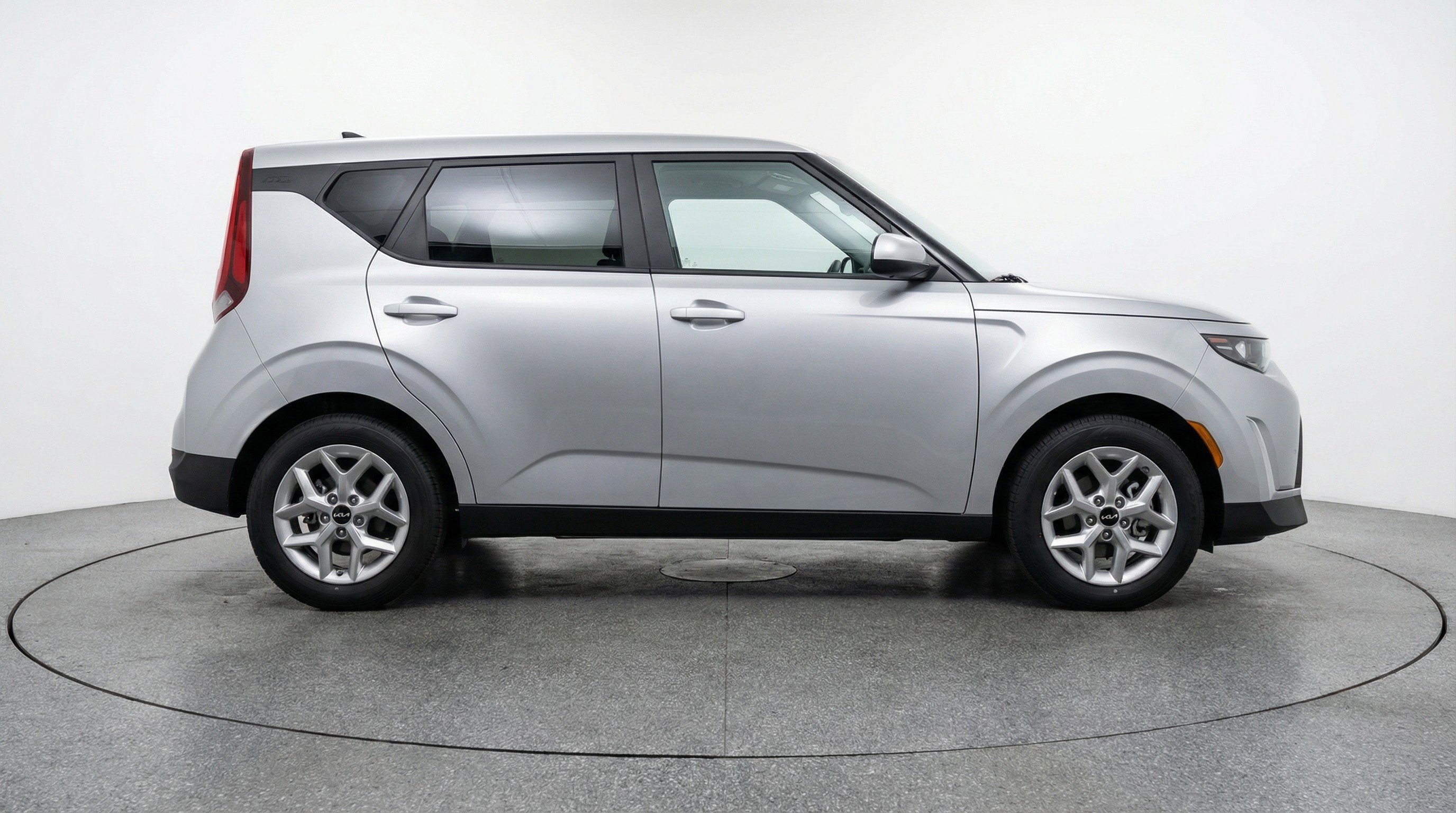 Used 2025 Kia Soul LX w/ LX Technology Package image 11