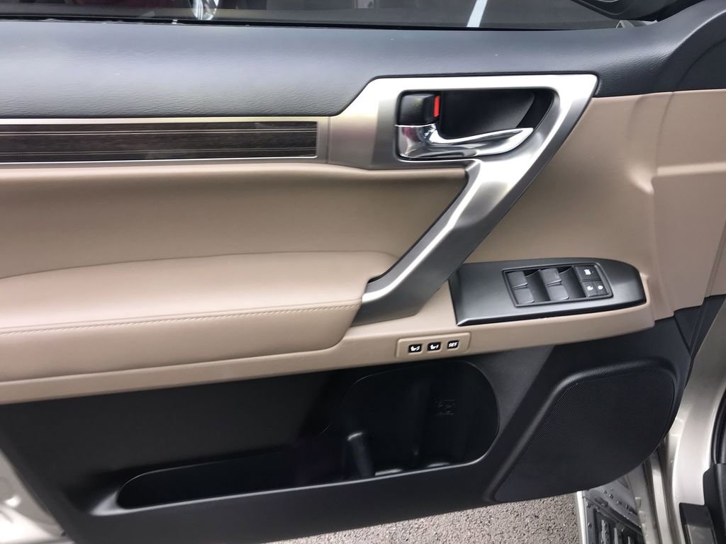 Used 2023 Lexus GX 460 Premium image 13