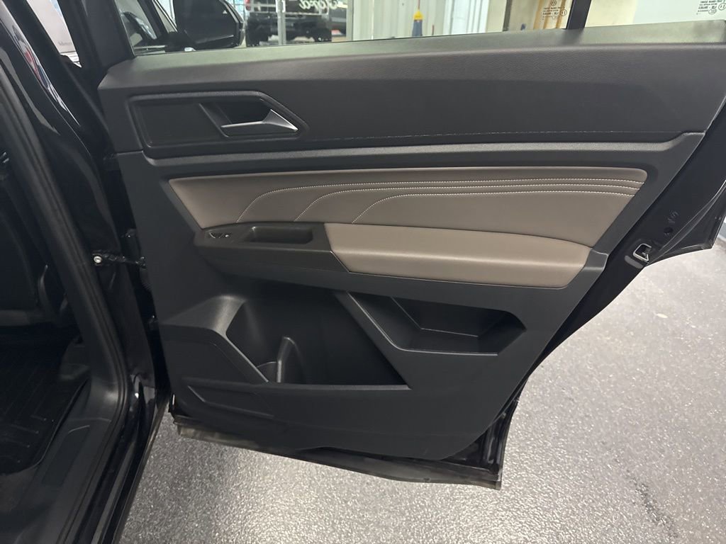 Used 2022 Volkswagen Atlas Cross Sport SEL image 35