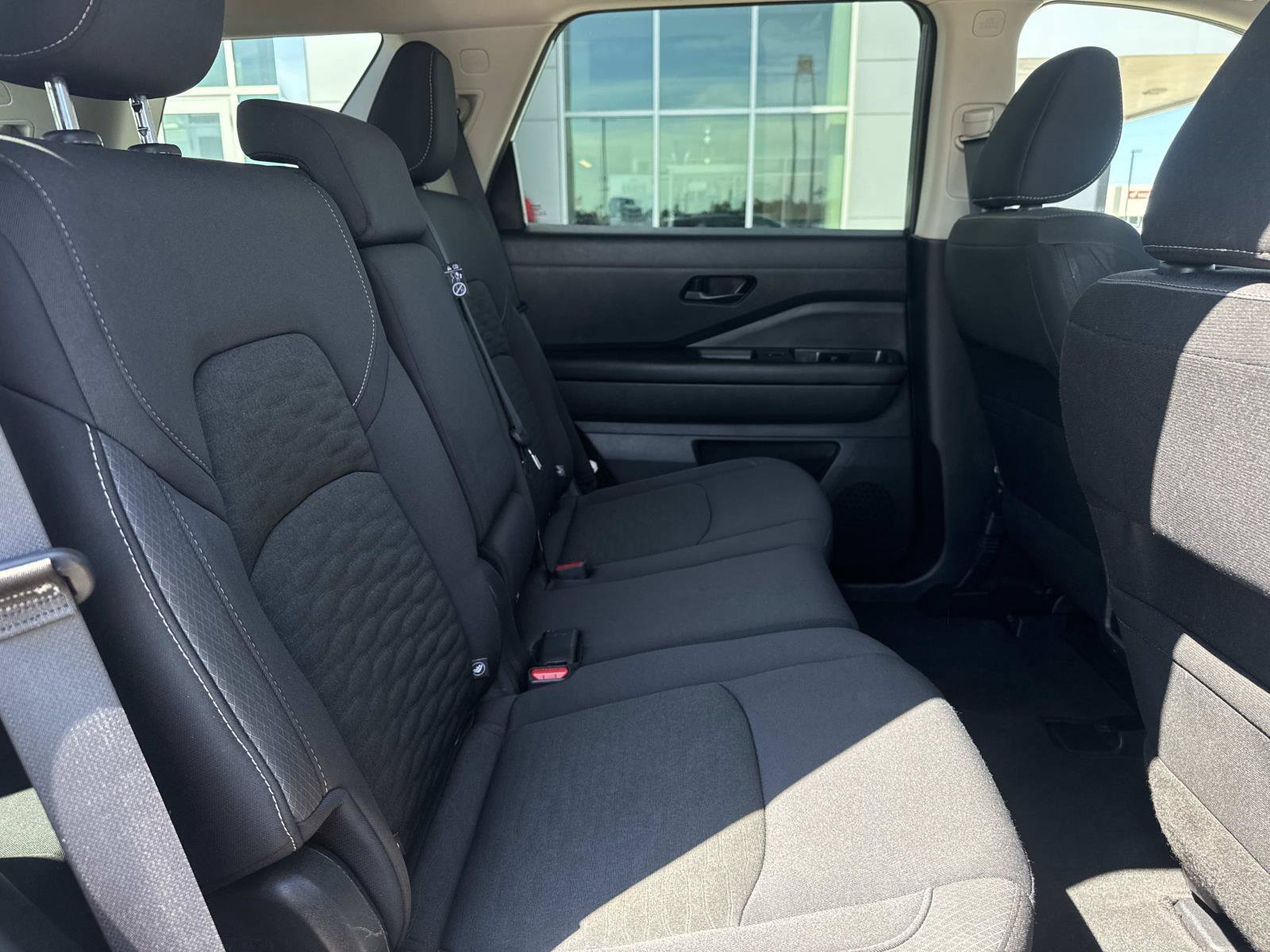 Used 2025 Nissan Pathfinder SV FWD image 9