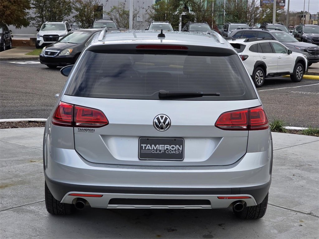 Used 2017 Volkswagen Golf Alltrack SE image 3