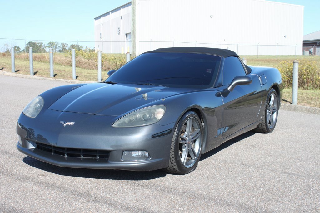 Used 2009 Chevrolet Corvette Base 2D Convertible w/ Preferred Equipment Group image 2