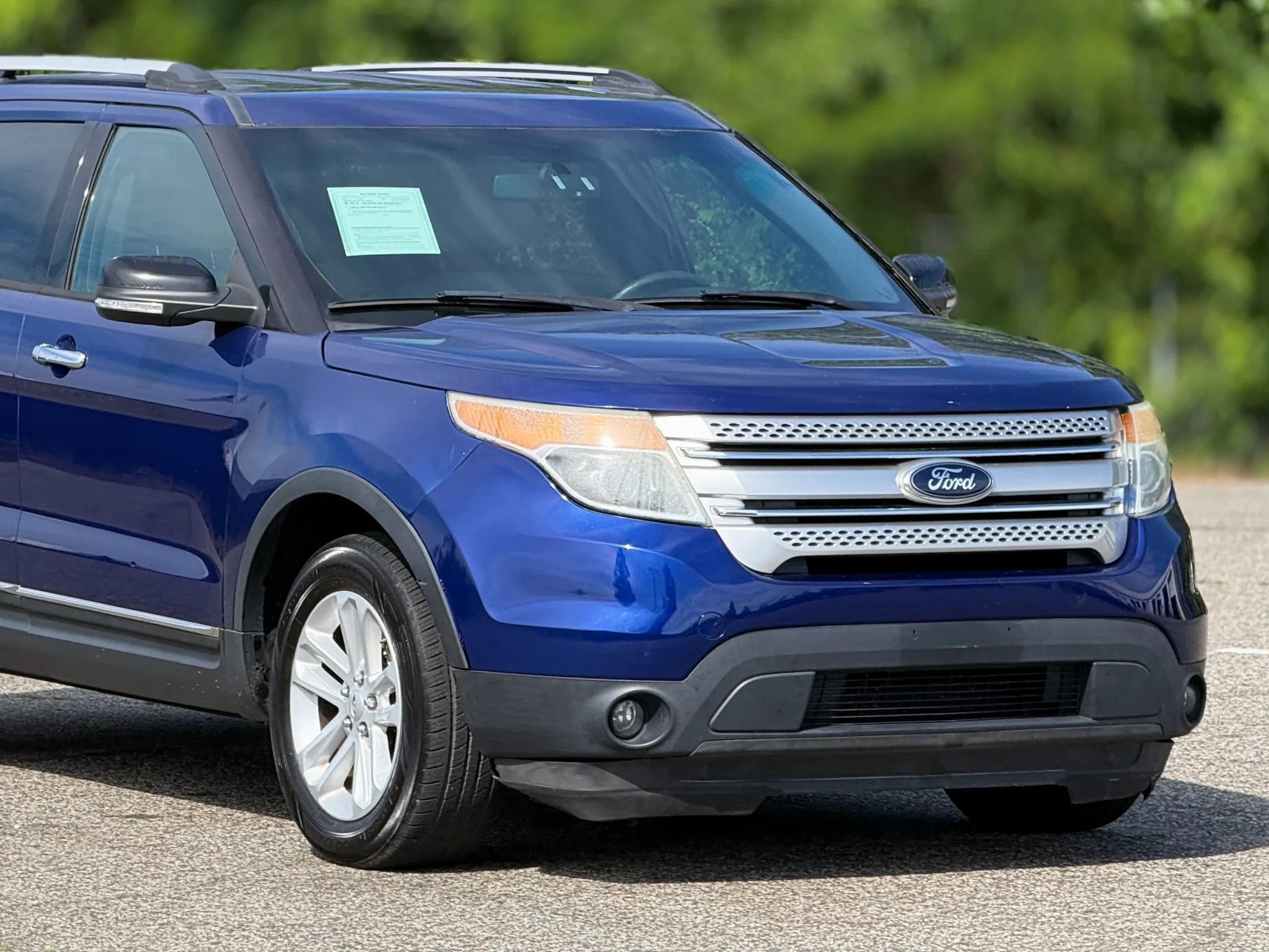 Used 2014 Ford Explorer XLT w/ Equipment Group 202A AWD/4WD image 15