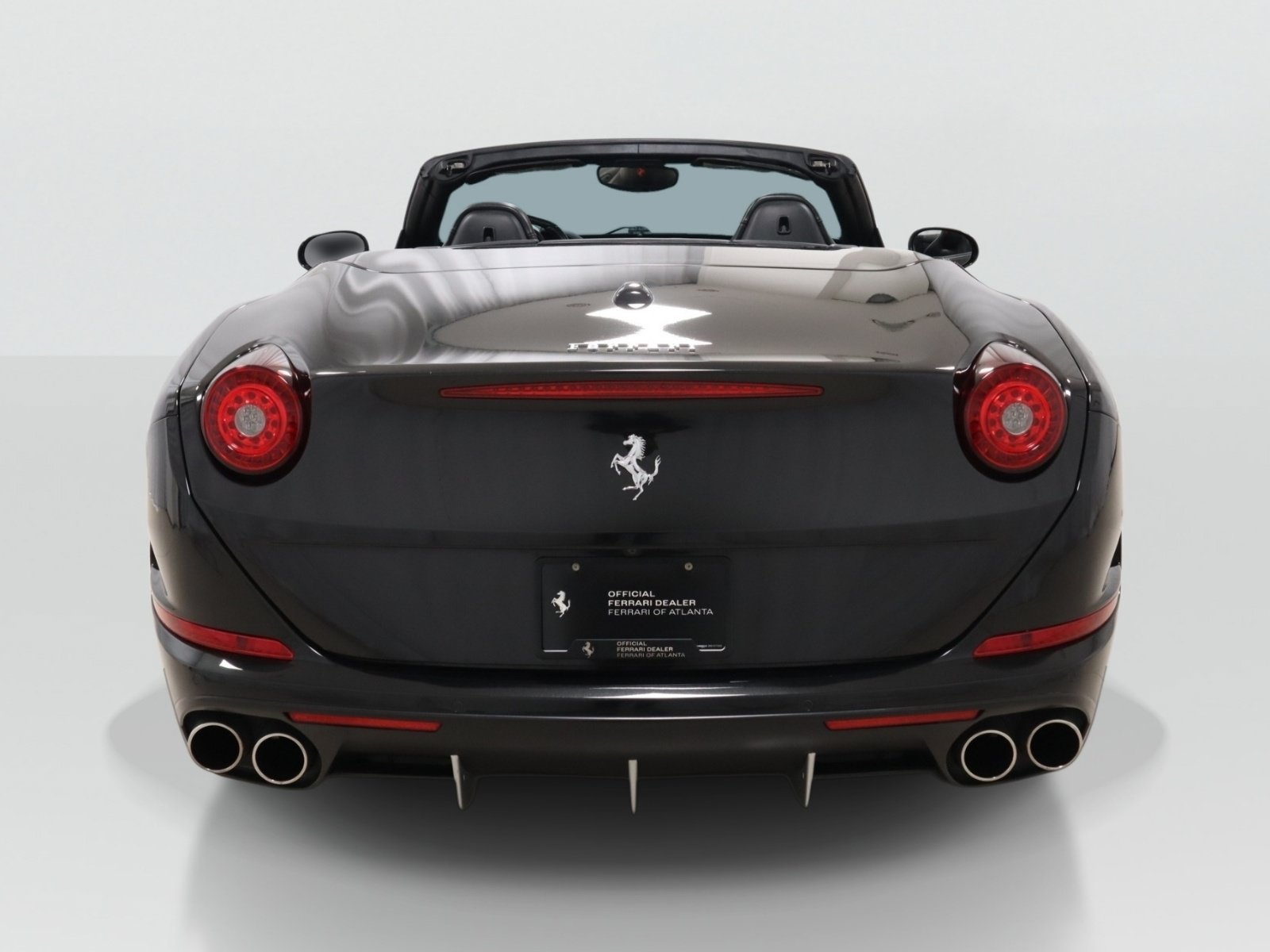Used 2016 Ferrari California T RWD image 11