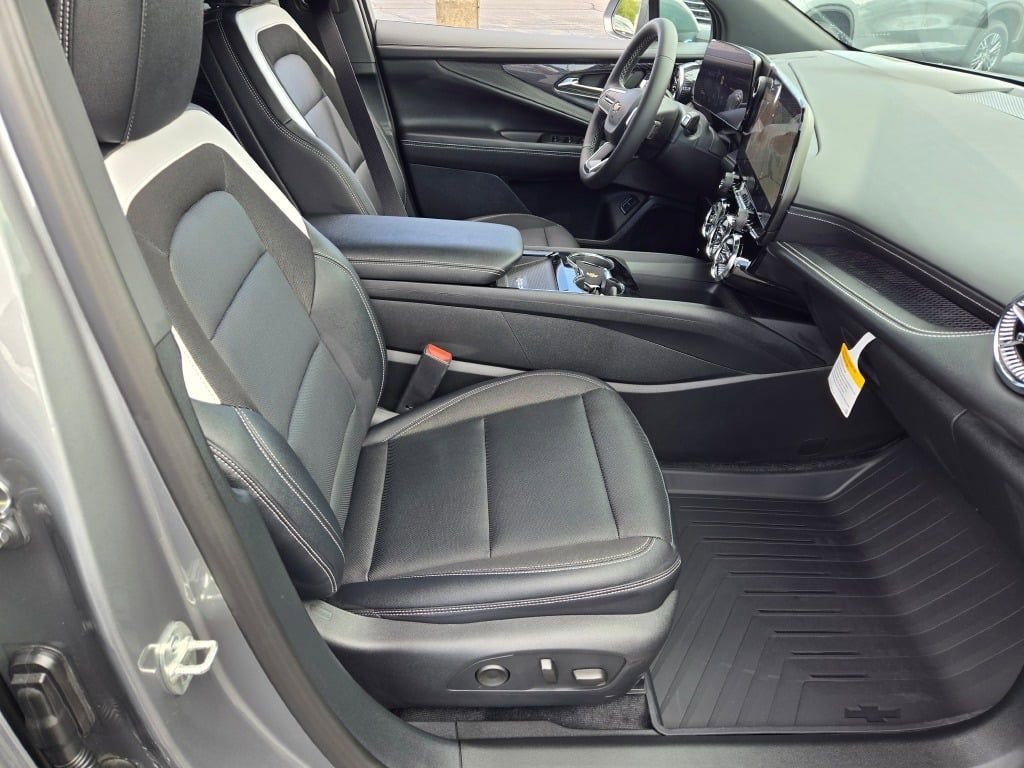 New 2026 Chevrolet Blazer EV LT image 4