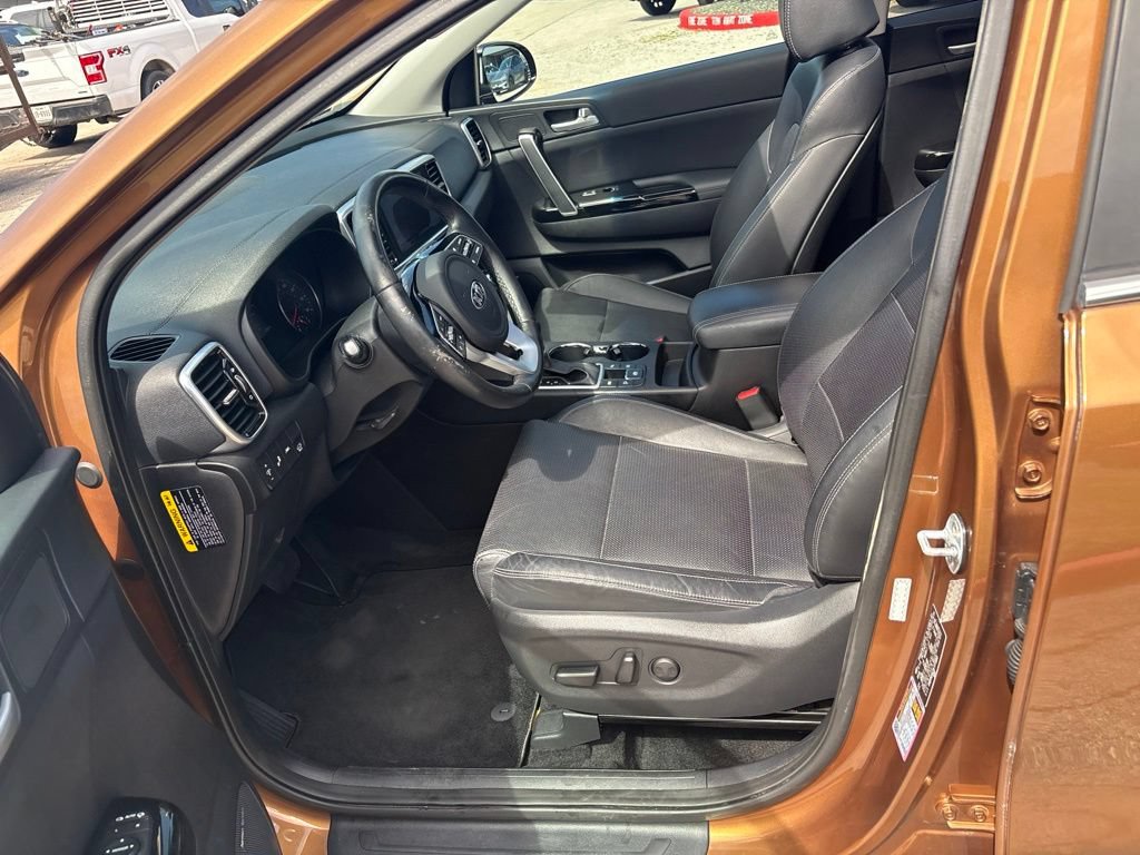 Used 2020 Kia Sportage EX w/ EX Technology Package FWD image 17