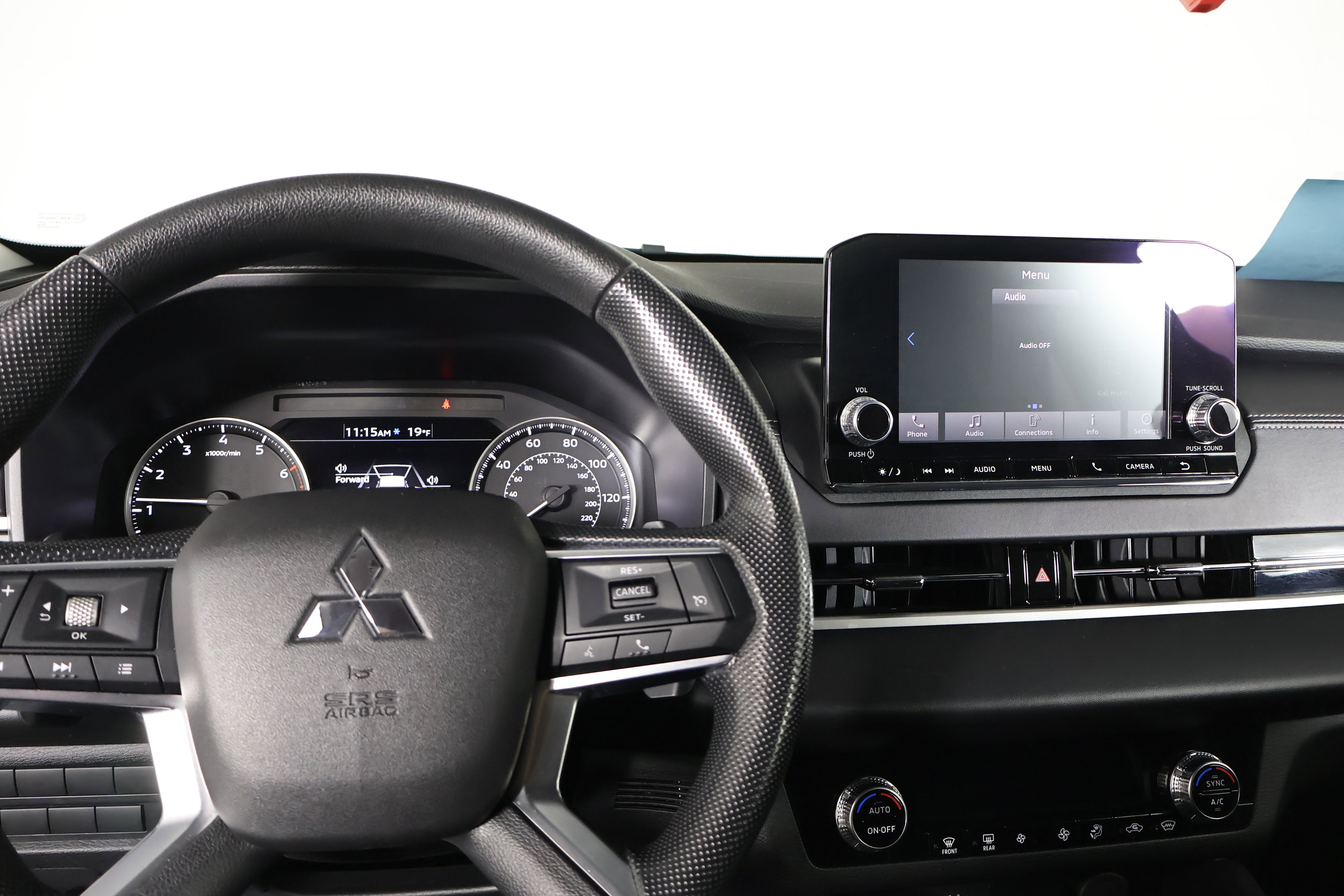 Used 2024 Mitsubishi Outlander ES image 16