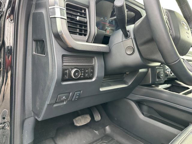 Used 2025 Ford F250 Platinum image 17