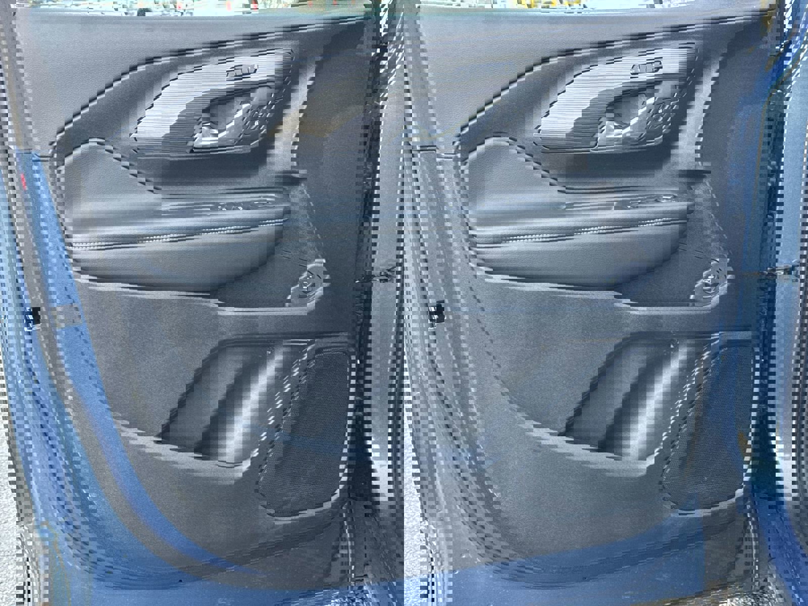 Used 2024 GMC Terrain SLT w/ Tech Package image 14