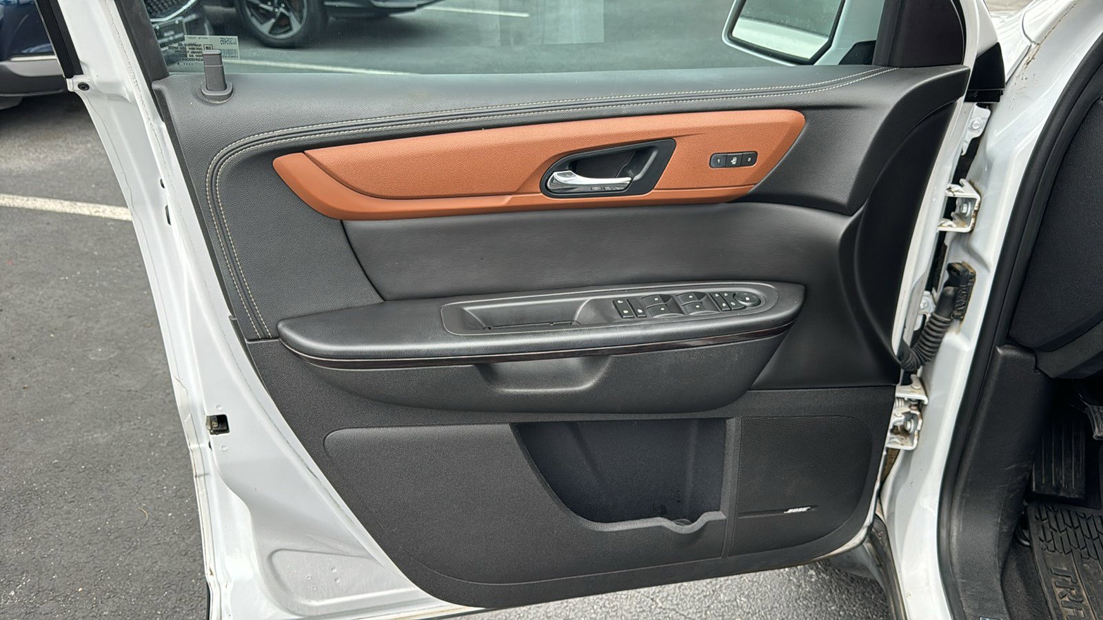 Used 2016 Chevrolet Traverse LTZ FWD image 11