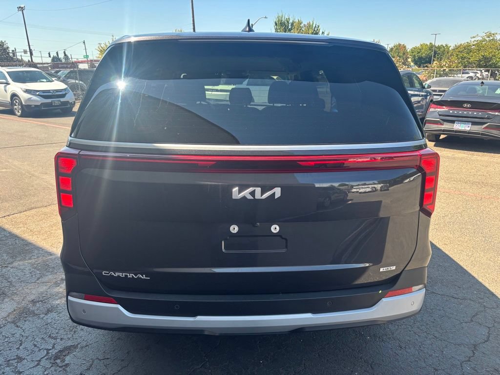 Used 2026 Kia Carnival LXS FWD image 7