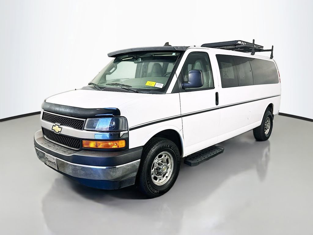 Used 2022 Chevrolet Express 2500 Extended image 3