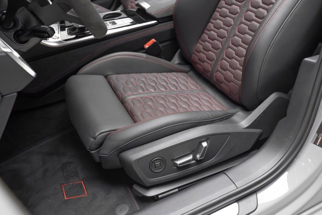 Used 2025 Audi RS 6 performance image 15