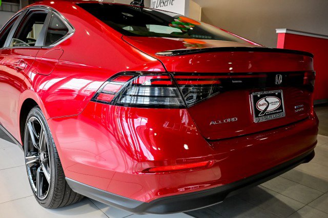 Used 2023 Honda Accord Sport image 12