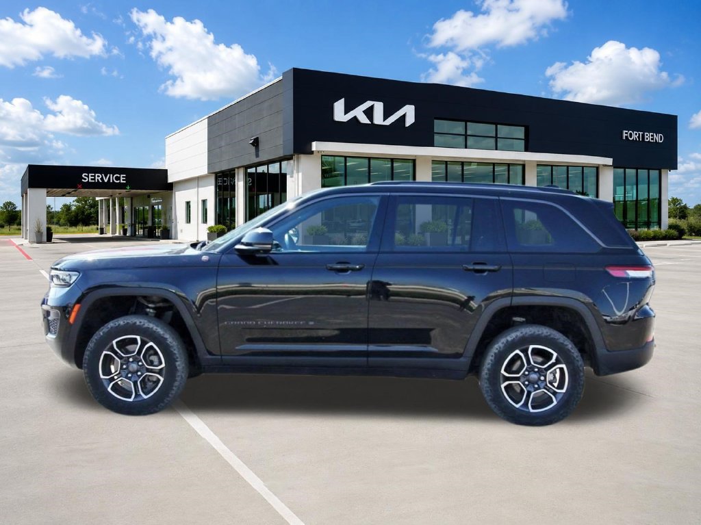 Used 2022 Jeep Grand Cherokee Trailhawk w/ ADV Protech Group II AWD/4WD image 8