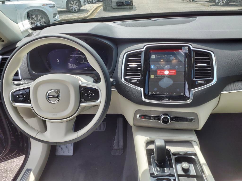 New 2025 Volvo XC90 B5 Plus w/ Protection Package Premier image 13