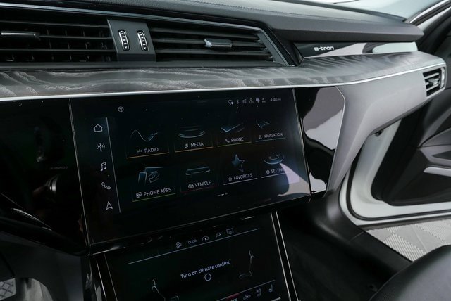 Used 2021 Audi e-tron Premium Plus w/ Premium Plus Package image 13