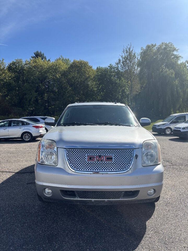 Used 2011 GMC Yukon SLT AWD/4WD image 3