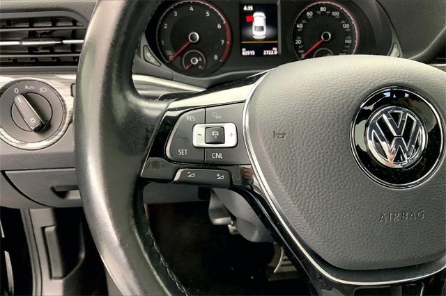 Used 2022 Volkswagen Passat 2.0T R-Line image 18