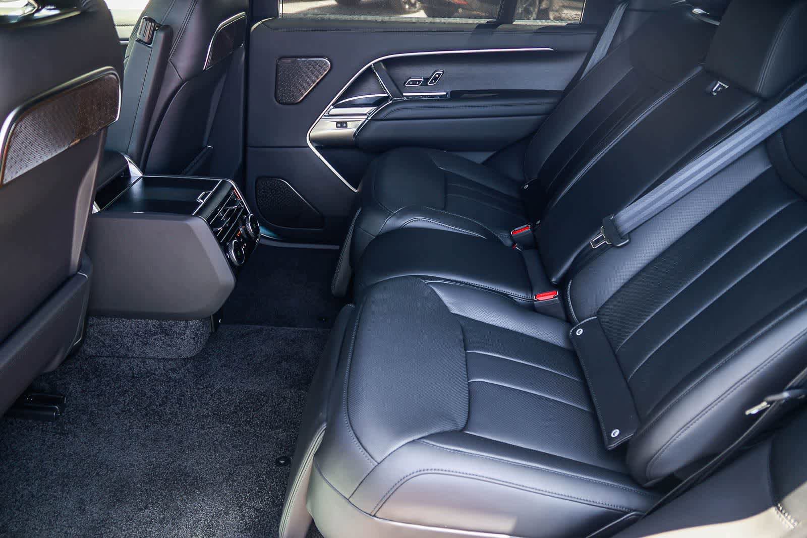 New 2026 Land Rover Range Rover Long Wheelbase Autobiography AWD/4WD image 18
