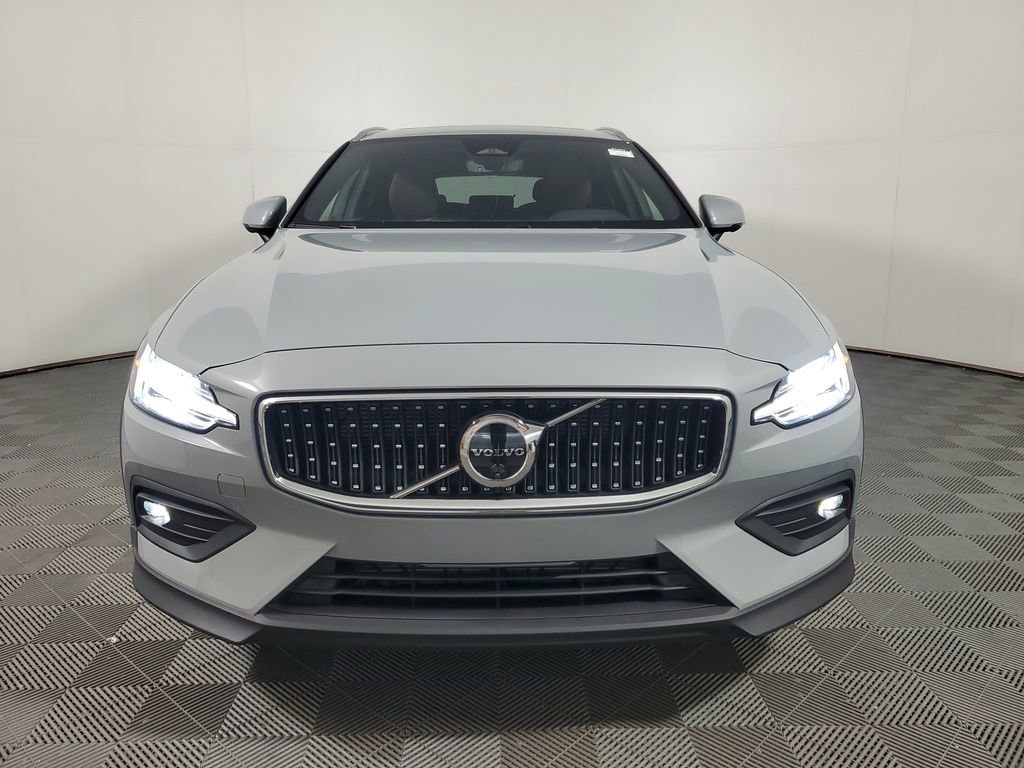 Used 2025 Volvo V60 B5 Cross Country Plus AWD/4WD video 2