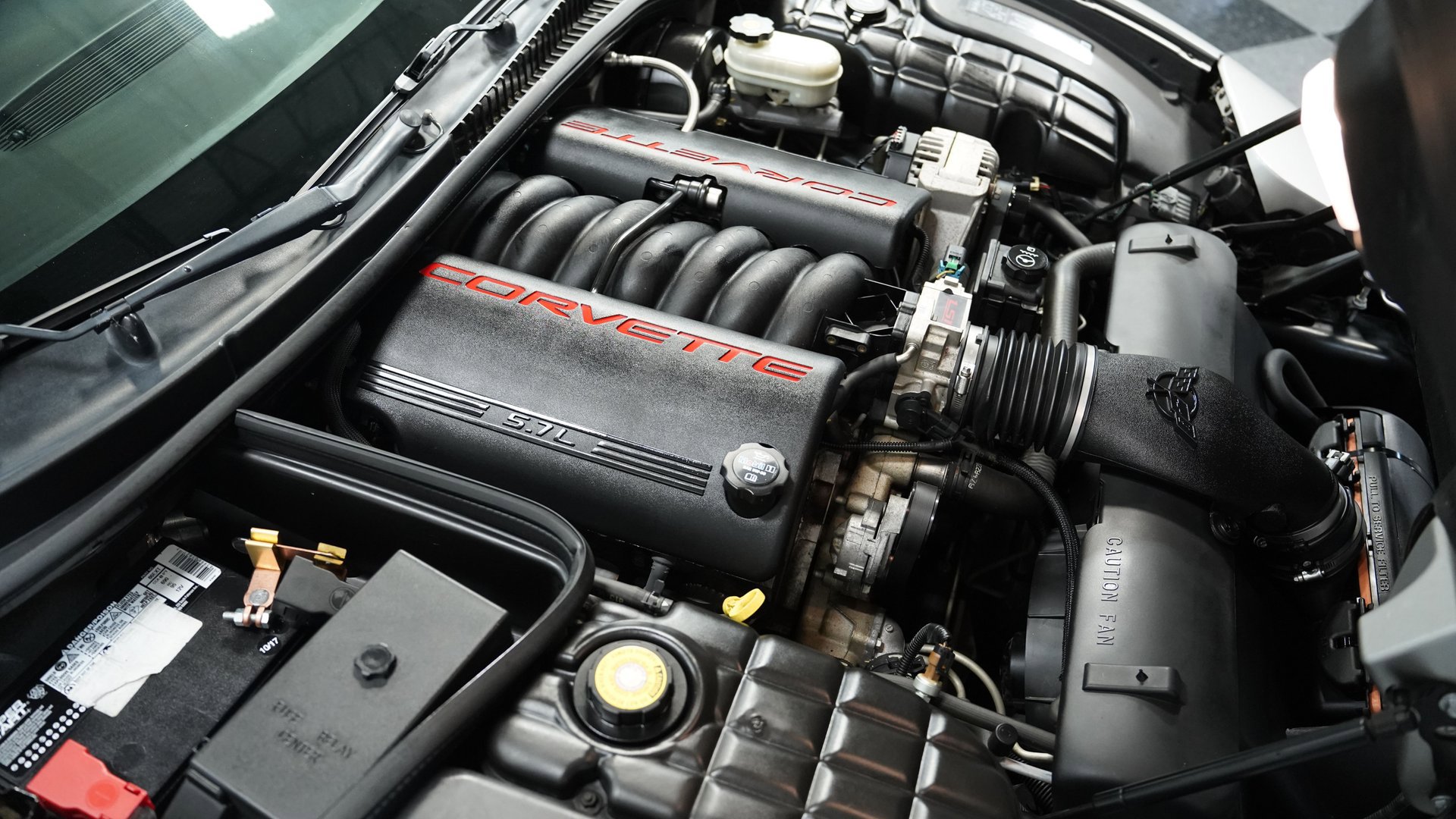 Used 2004 Chevrolet Corvette Coupe w/ Preferred Equipment Group image 27