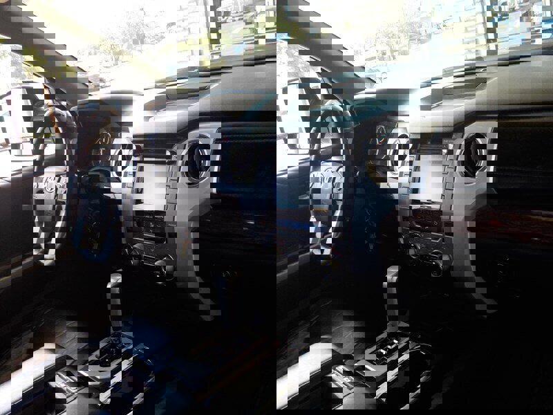 Used 2014 Toyota Tundra Limited w/ Limited Premium Package image 19