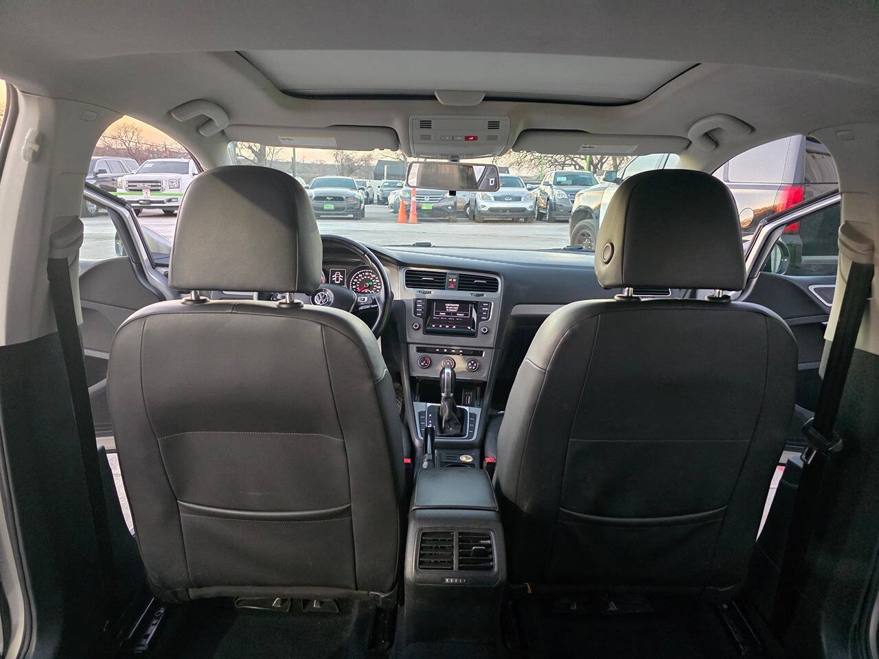 Used 2015 Volkswagen Golf S FWD image 23