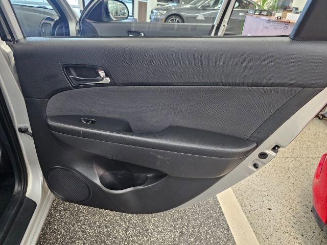 Used 2012 Hyundai Elantra w/ Preferred Pkg image 28