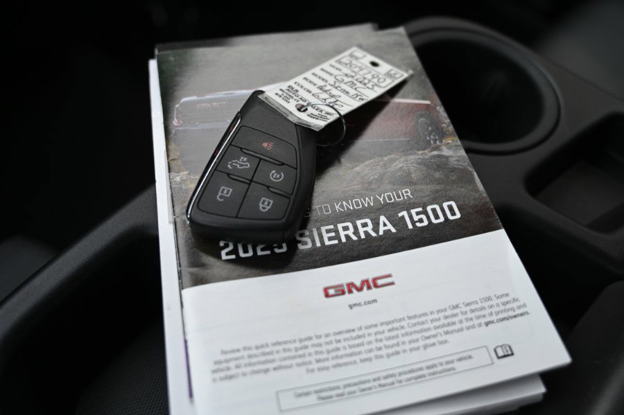 Used 2025 GMC Sierra 1500 SLT image 31