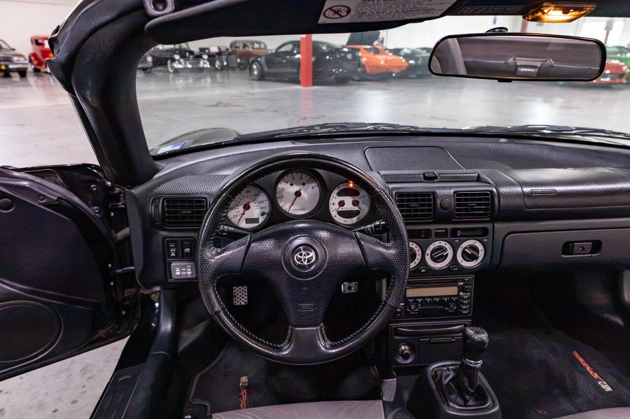 Used 2000 Toyota MR2 RWD image 10