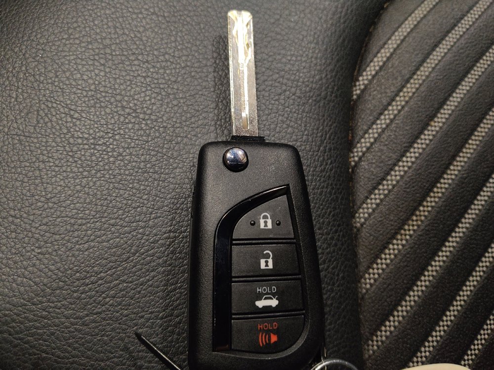 Used 2022 Toyota Camry SE FWD image 32