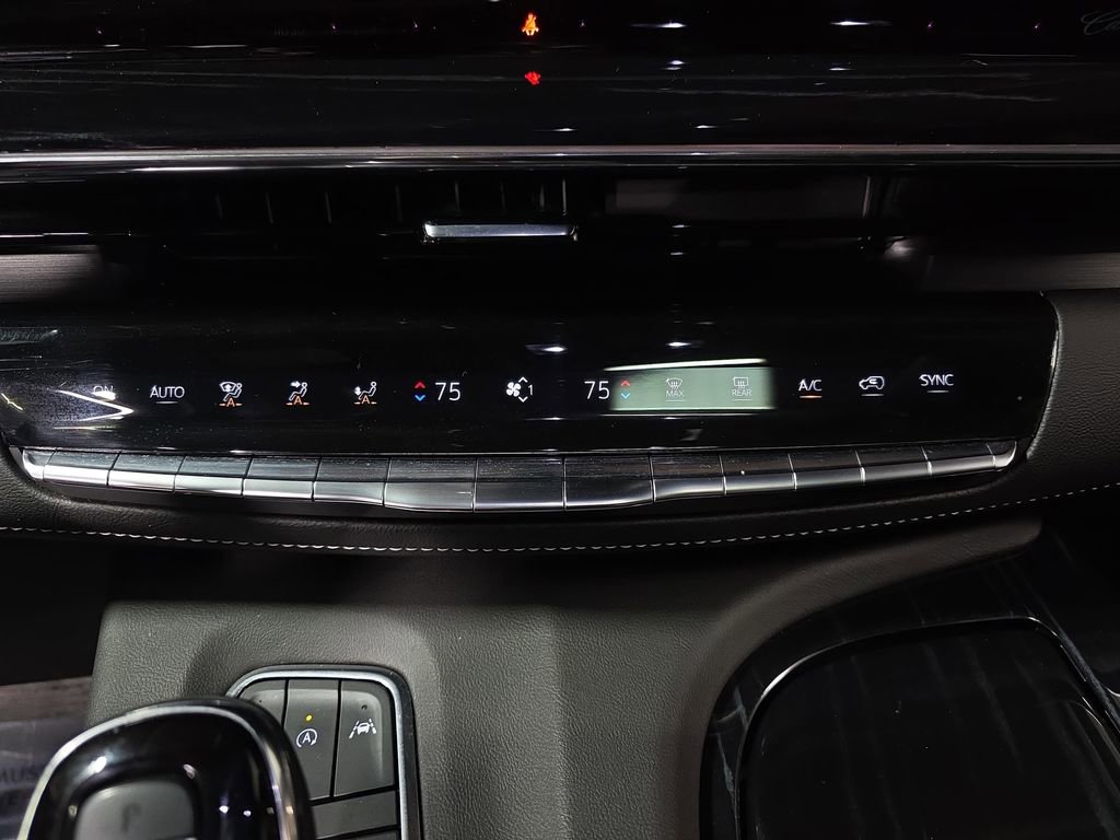 Used 2024 Cadillac Escalade Sport w/ LPO, ONYX Package image 24