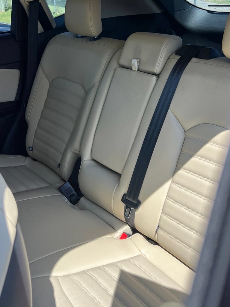 Used 2018 Ford Edge SEL w/ Equipment Group 201A FWD image 10