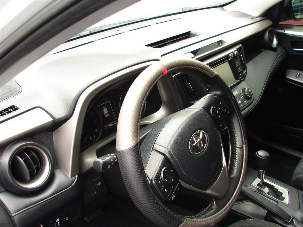 Used 2018 Toyota RAV4 XLE image 8