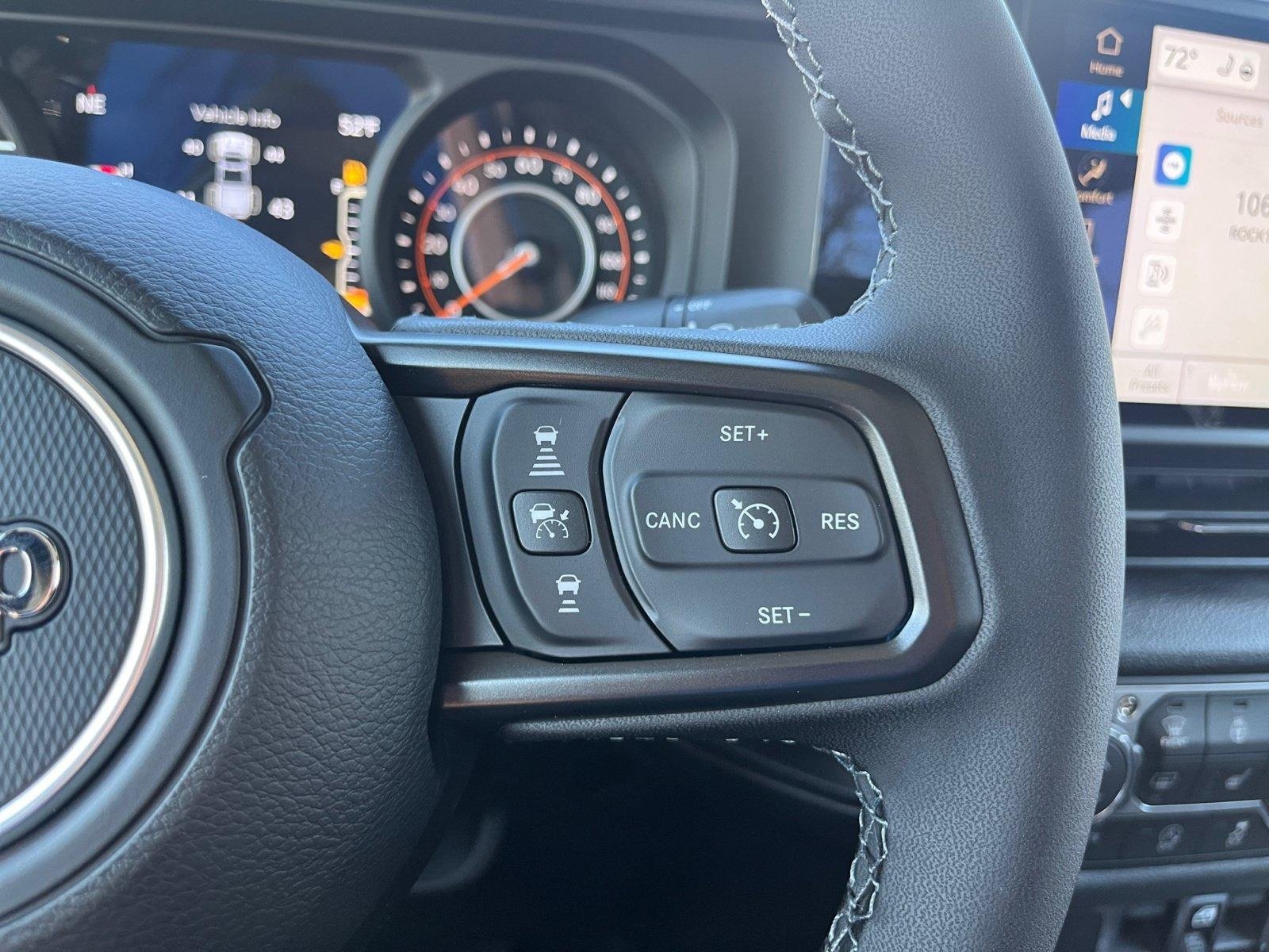 New 2026 Jeep Gladiator Sport AWD/4WD image 18
